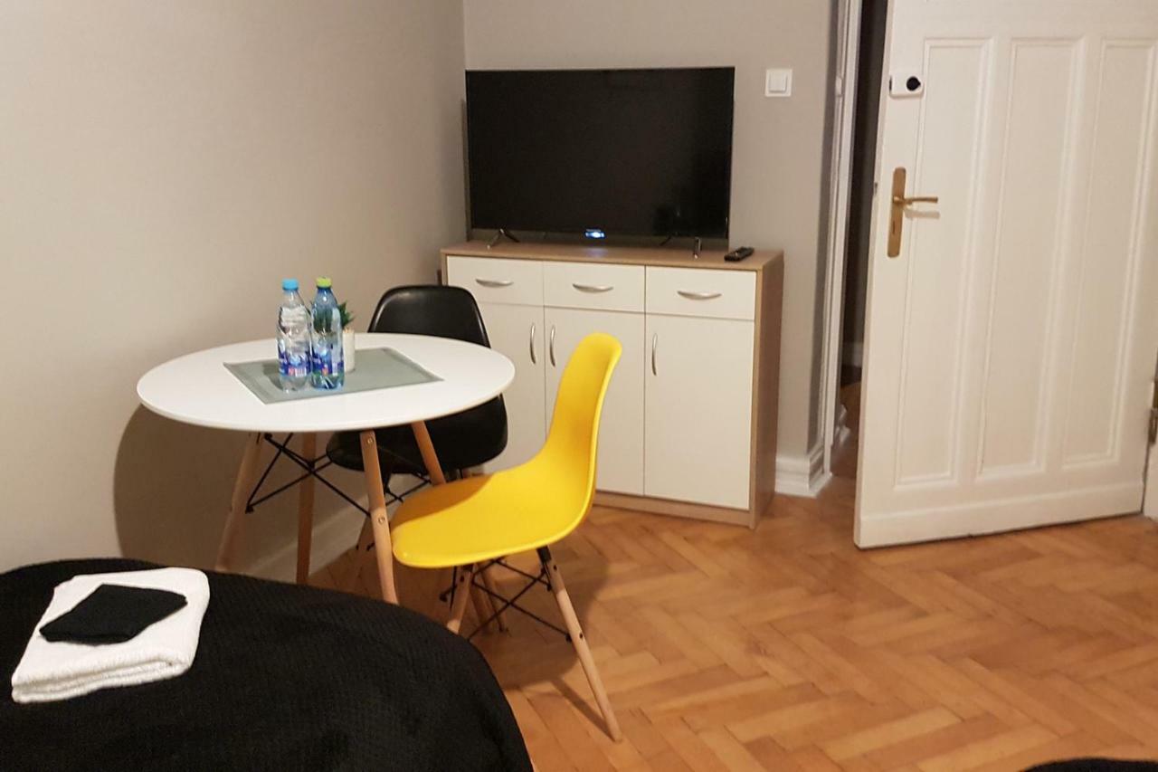 Czarna Owca- Pokoje Goscinne Gniezno Exterior foto